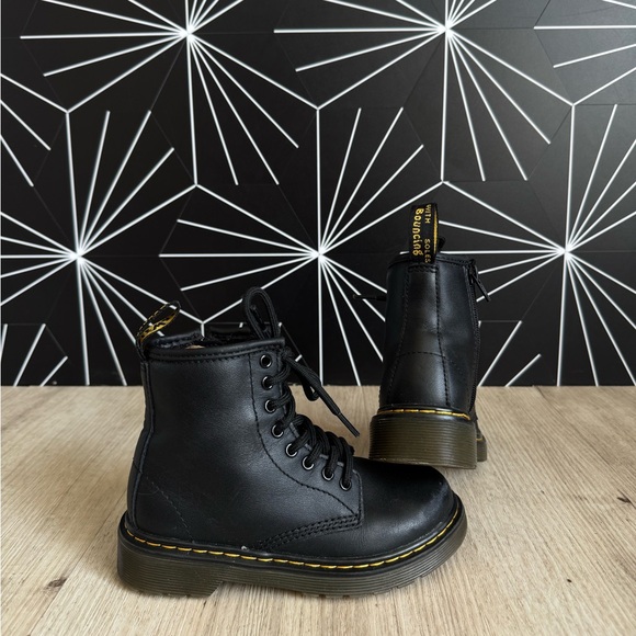 Dr. Martens Other - Dr. Martens Junior 1460 Softy T Leather Lace Up Boots